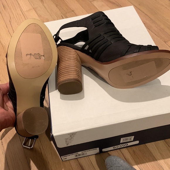 Caslon Nordstrom woman’s sandal bootie with block heel. Leather, size 7M. - Picture 7 of 10